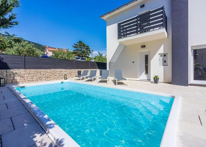 בית נופש Family Friendly House With A Swimming Pool Baska, Krk - 24089 *