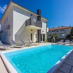 Family Friendly House With A Swimming Pool Baska, Krk - 24089 بيت للعطل باشْكا
