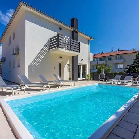 Family Friendly House With A Swimming Pool Baska, Krk - 24089 Casa de Férias Baška